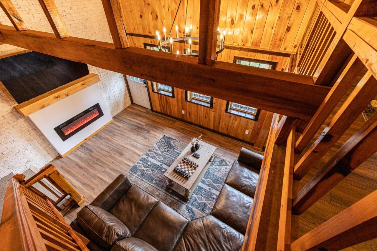 ברייסון סיטי Fun Cabin With Hot Tub, Pool Table & Fire Pit - Big Blue מראה חיצוני תמונה