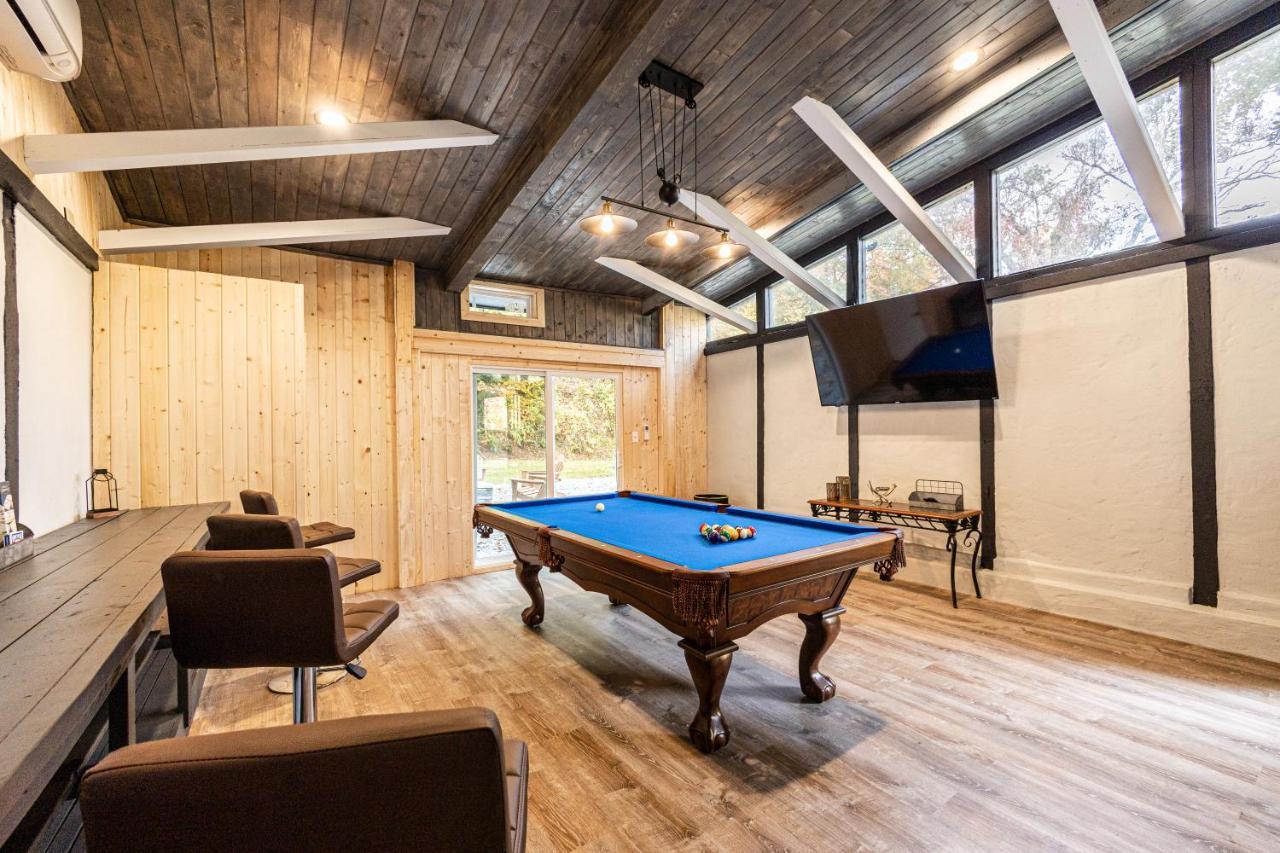 ברייסון סיטי Fun Cabin With Hot Tub, Pool Table & Fire Pit - Big Blue מראה חיצוני תמונה